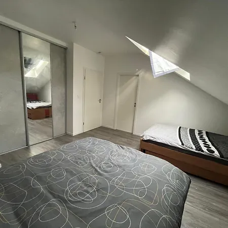 בית אירוח H1 - Chambre Quadruple - Tres Proche Du Luxembourg *