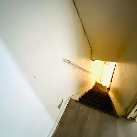 H1 - Chambre Quadruple - Tres Proche Du Luxembourg בית אירוח *